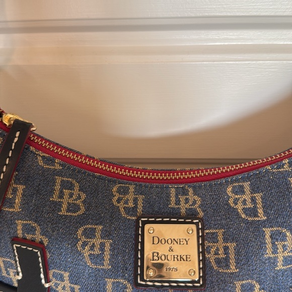 Denim…Dooney and Bourke hobo shoulder bag. - Picture 7 of 15